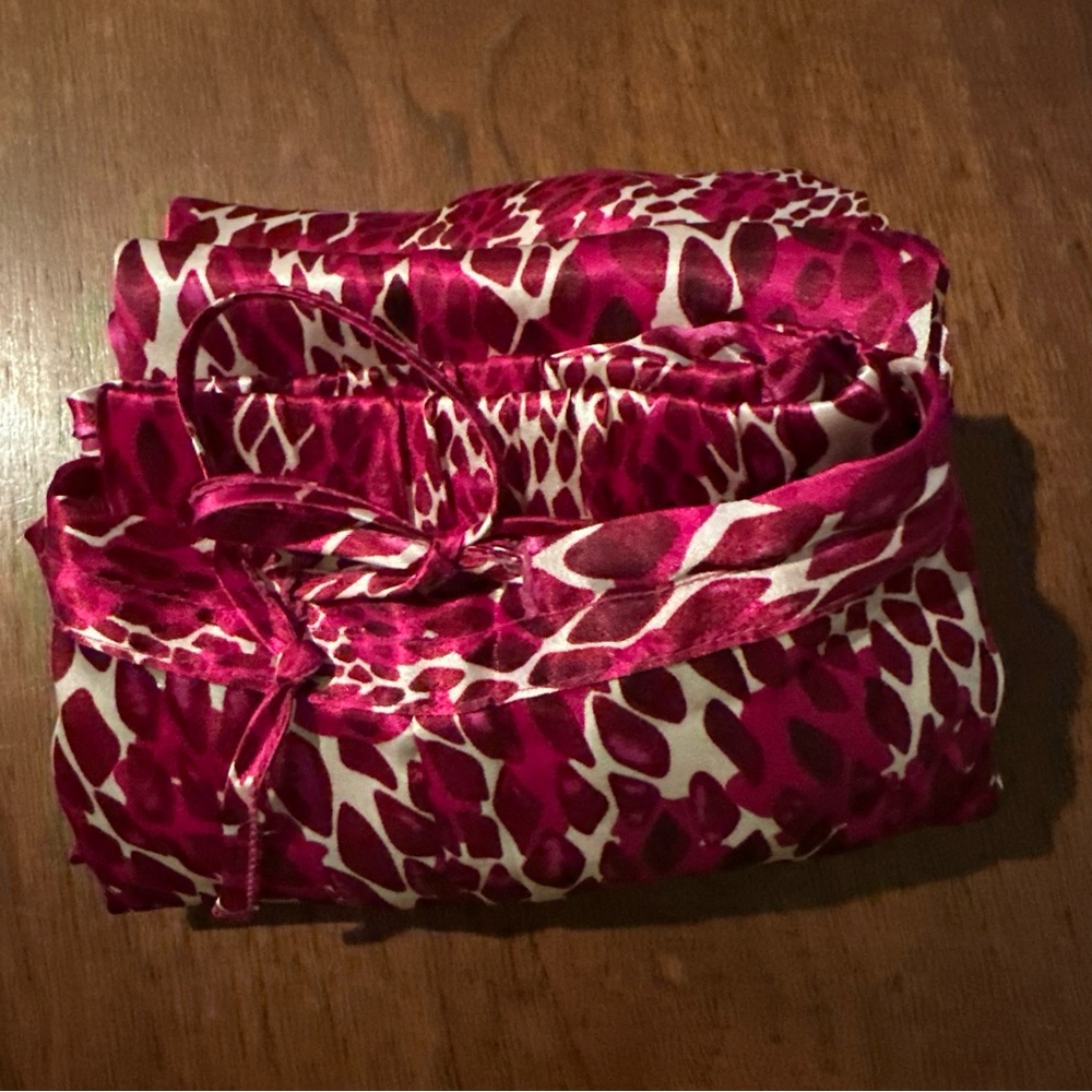 Natori Cruz Satin Snake / Leapord Print Pajama Set Hot Pink Maroon Cream L? - Picture 14 of 14